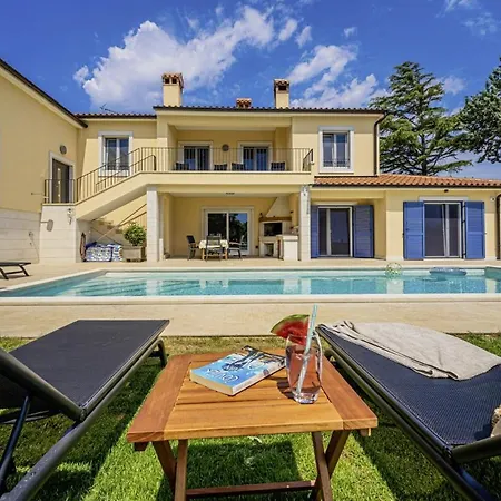 Villa Vera In - Haus Fuer 8 Personen