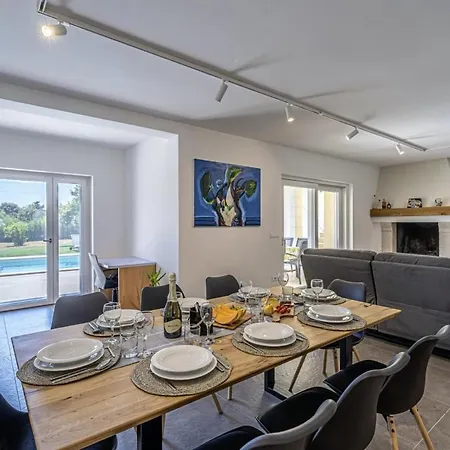 Vera In - Haus Fuer 8 Personen Liznjan