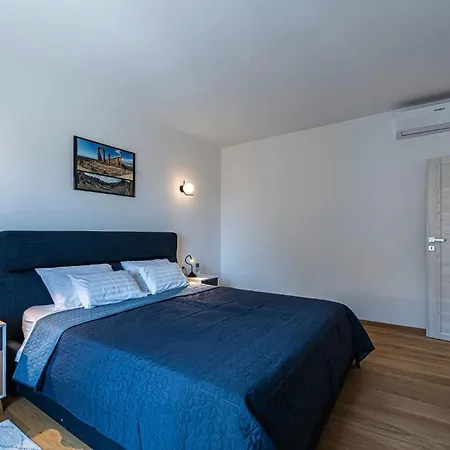 Vera In - Haus Fuer 8 Personen * Ližnjan