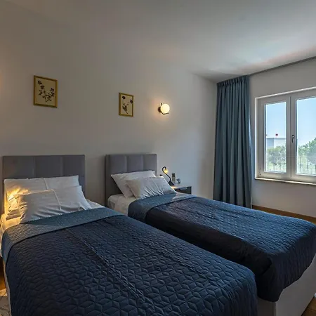 Vera In - Haus Fuer 8 Personen 别墅 Ližnjan