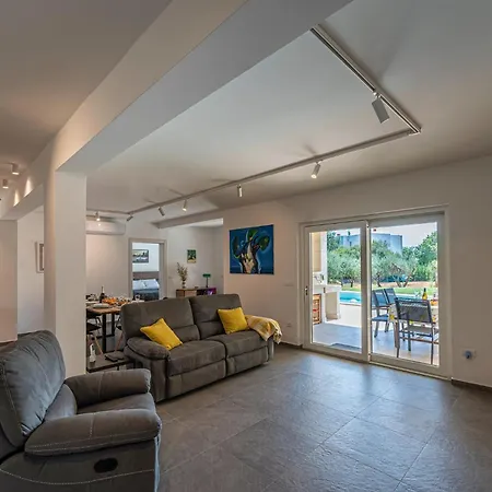 Vera In - Haus Fuer 8 Personen * Ližnjan